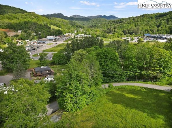 102 Banner Creek Road, Banner Elk, NC 28604