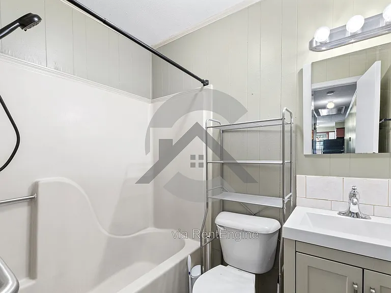 438 Helen St #2 — Photo 6