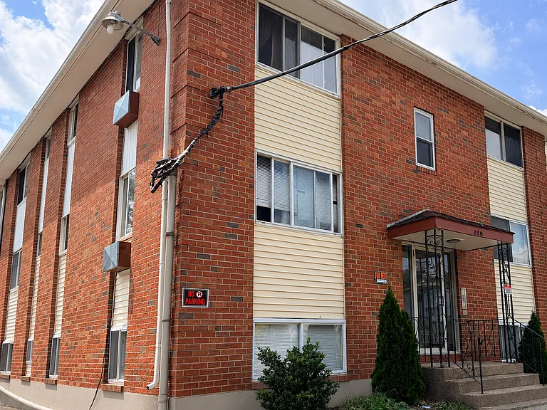 290 Washington St — Photo 15