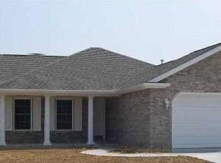 321 20th St, Huntingburg, IN 47542