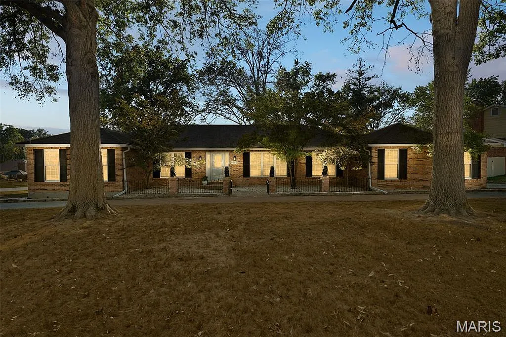9862 Gerald Dr photo 1