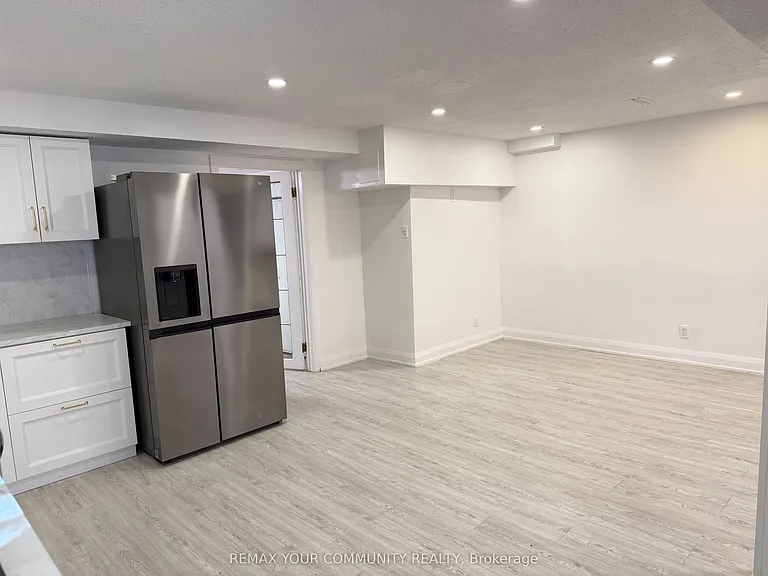 6 Albery Cres — Photo 6