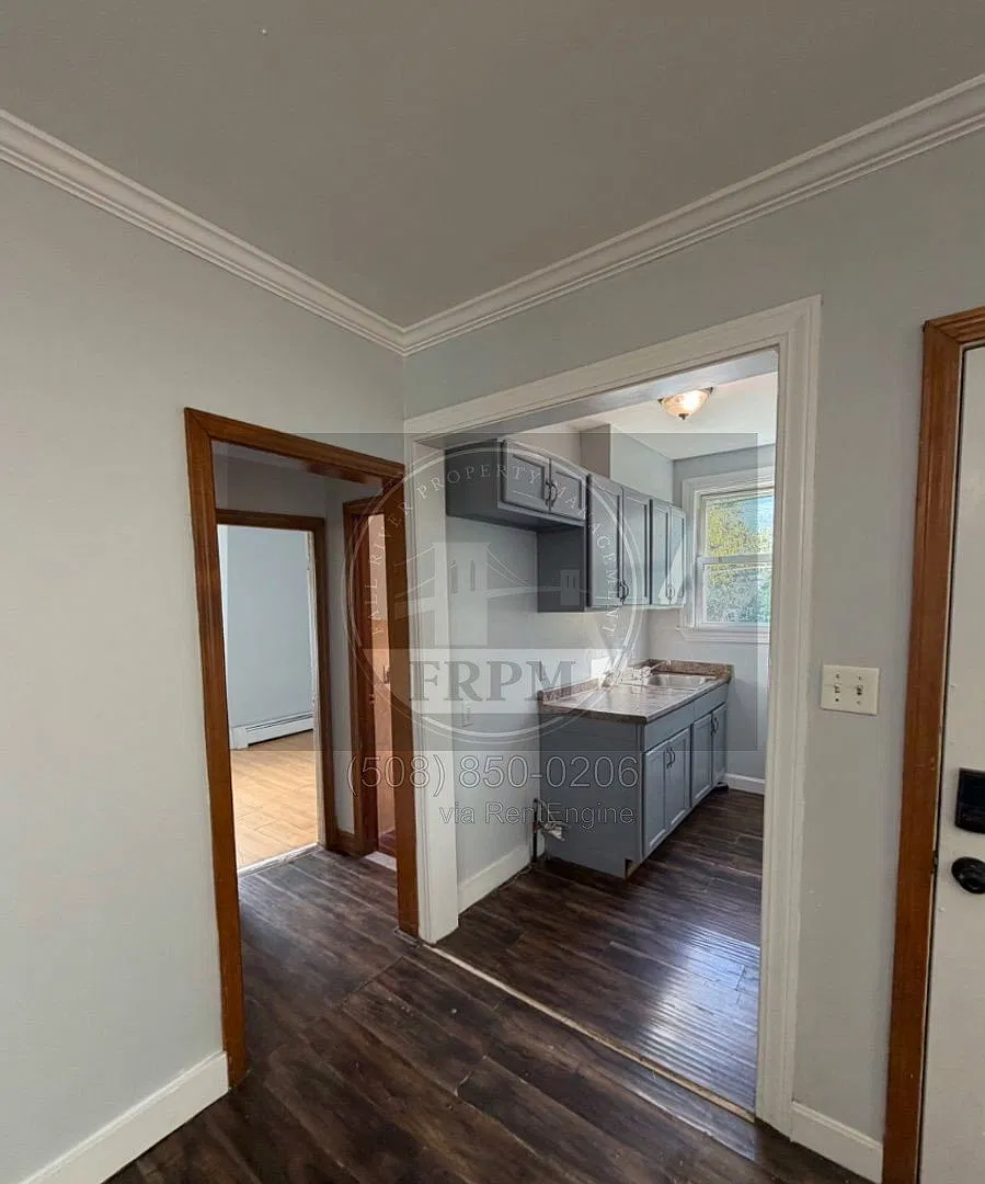 3 bed, 1.0 bath, $1,600 — Photo 1
