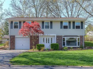 1126 Burgundy Ln, Ballwin, MO