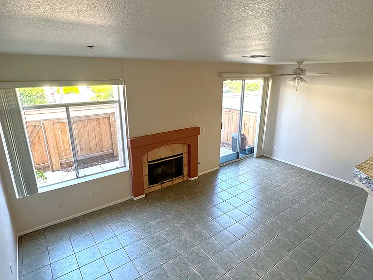 11380 Via Rancho San Diego #C — Photo 10