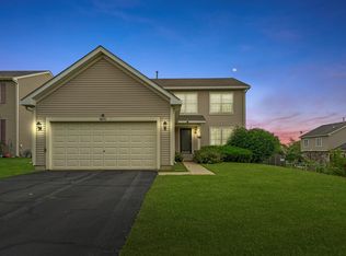 1651 Ridgecrest Dr, Hampshire, IL 60140