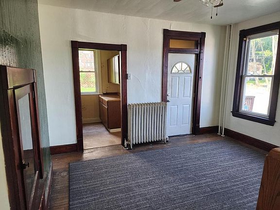 3rd image of 702 Menoher Blvd