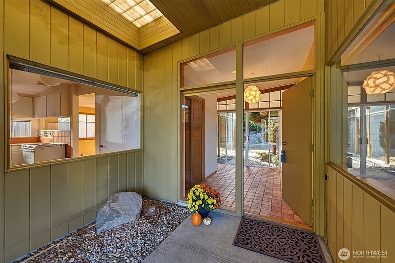 2nd image of 7308 45th Avenue NE