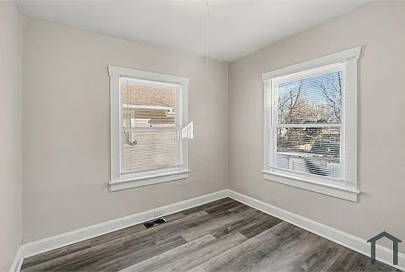 5713 Brooklyn Ave — Photo 7