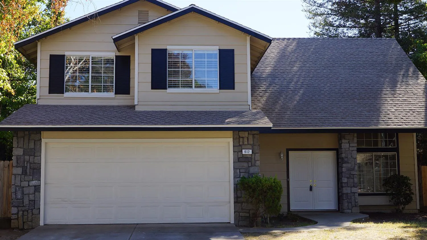 612 Sears Dr photo 1