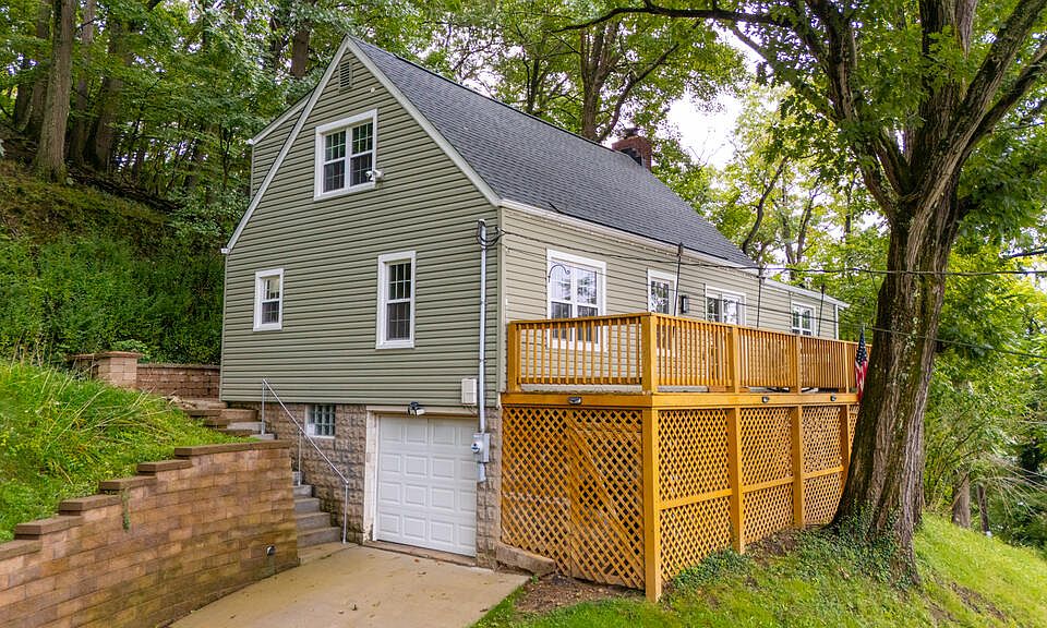 1st image of 32 Fairfax Drive