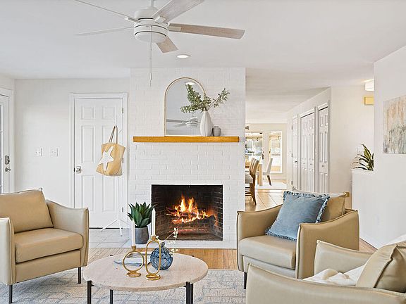 3rd image of 9 Riverside Avenue