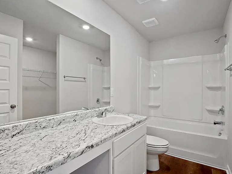 821 Ashford Dr — Photo 9