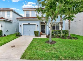 2950 Beach Palm Ave, Kissimmee, FL 34747