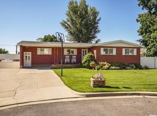 76 Tartarian Cir, Bountiful, UT 84010