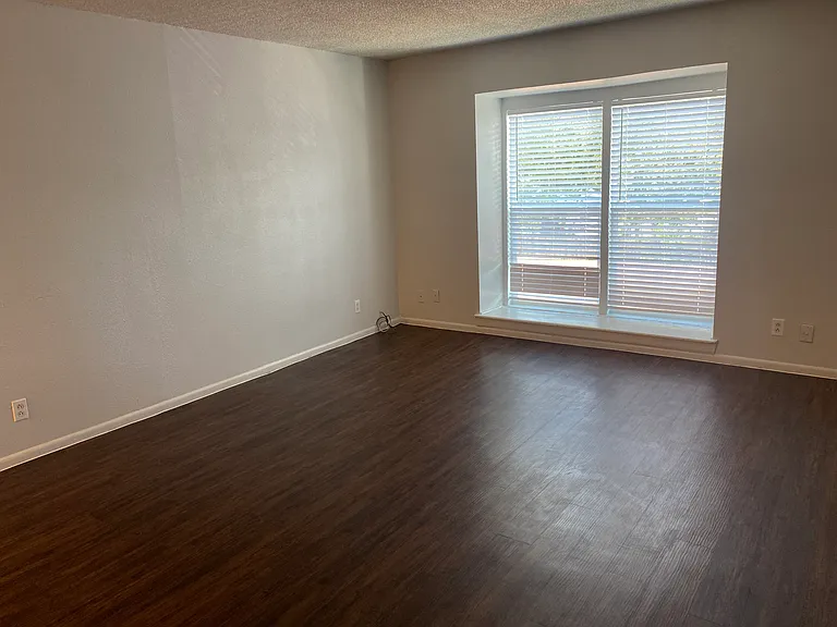 Marbach Manor Apartments — Photo 5