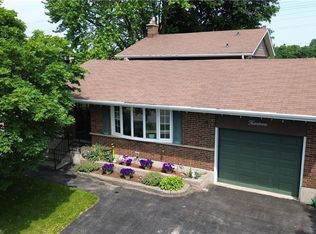 14 Dunsmere Dr, Kitchener, ON N2E2B4