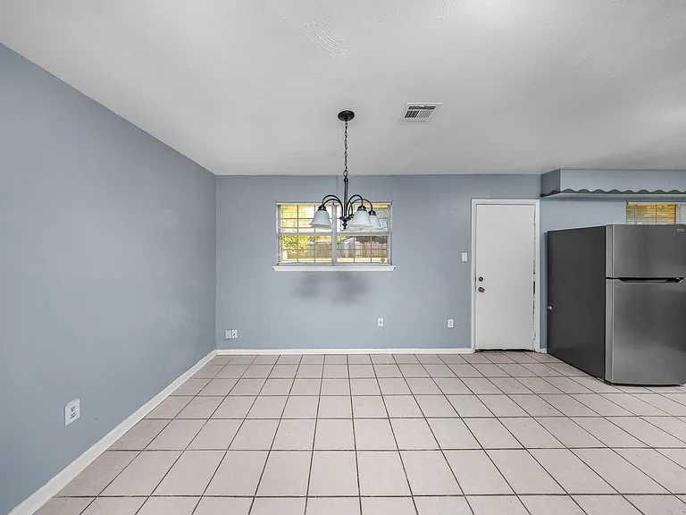 408 NW Woodridge Dr — Photo 13