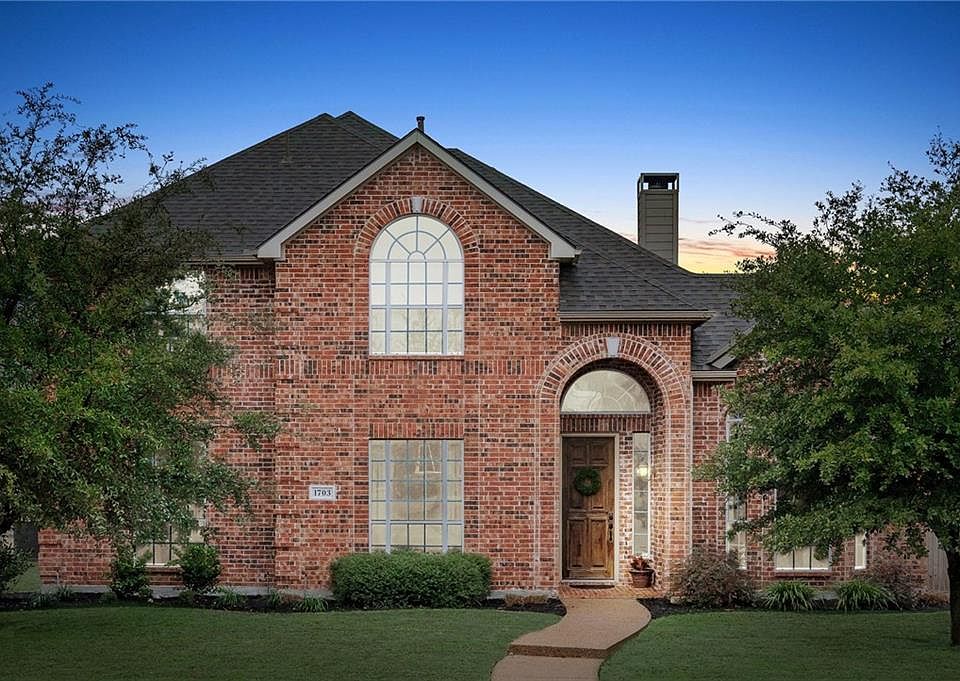 1st image of 1703 Ashwood Dr