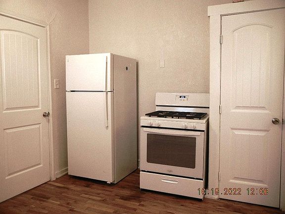 4th image of 1025 W Craig Pl APT 4