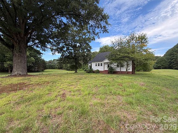 2nd image of 2607 20th Street Ln NE