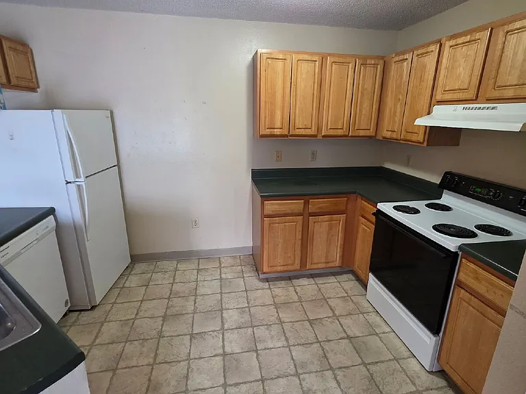 410 13th Ave NW #27 — Photo 9