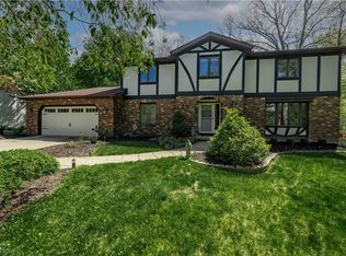 8861 Edgewood Dr, North Royalton, OH