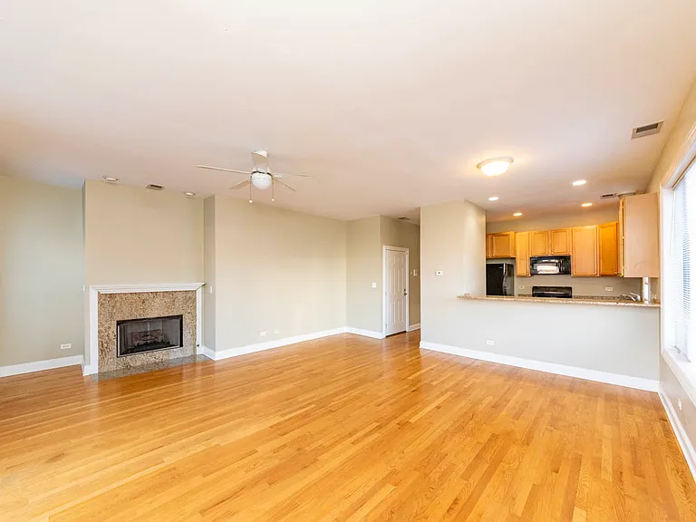 7000 N Damen Ave #3 — Photo 2