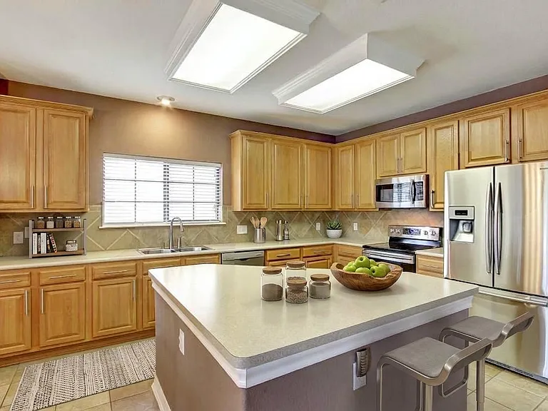408 Island Oak Dr — Photo 4