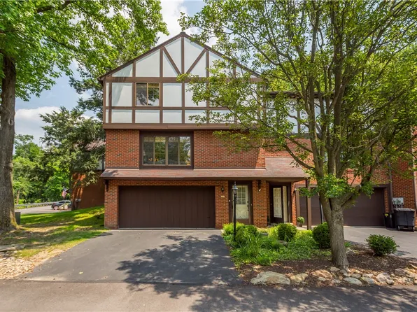 301 Trailside Dr, Sewickley, PA 15143
