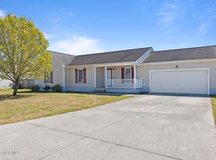 217 Bennett Ln, Richlands, NC 28574