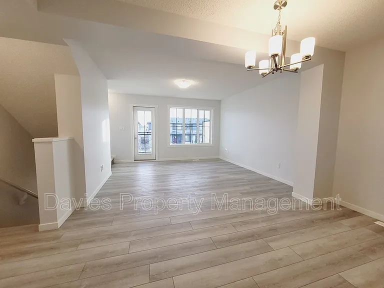 1083 Cy Becker Rd NW — Photo 4