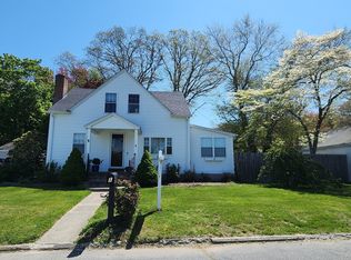 1 Middle Street, Waterford, CT 06385