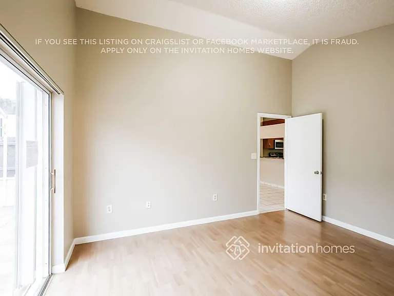 10061 SW 222nd St — Photo 11