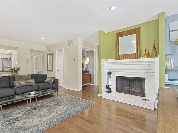 4th image of 757 N Van Buren Ave
