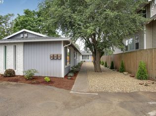 9911-9915 SE Woodstock Ct, Portland, OR