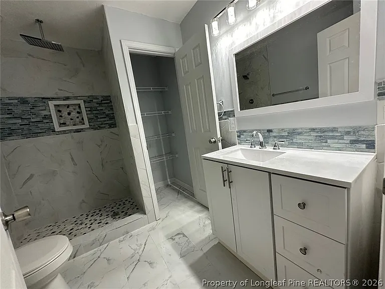 929 Fleetwood Dr — Photo 18