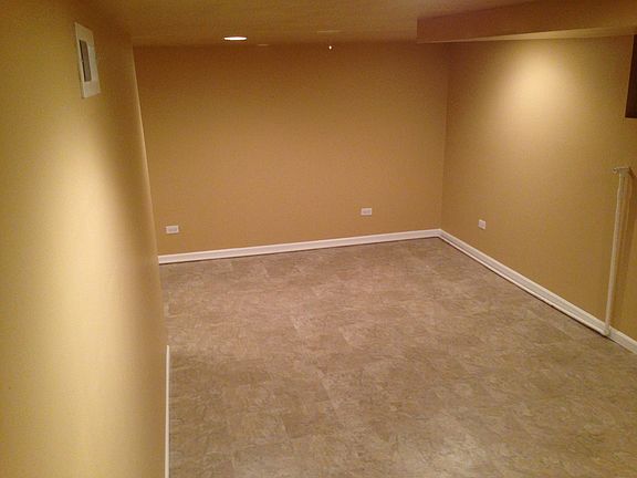 5th image of 271 Dogwood St