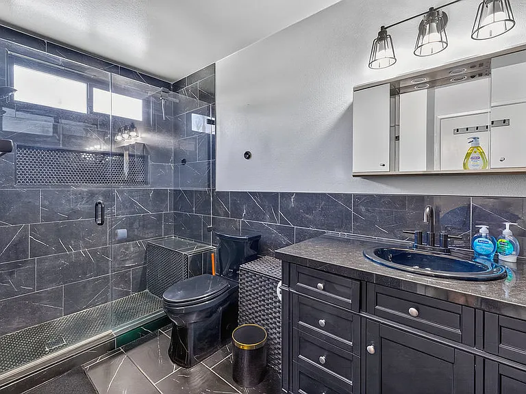 14 La Ronda Dr — Photo 9