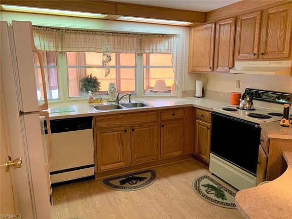 2nd image of 109 Queen Palm Dr #109