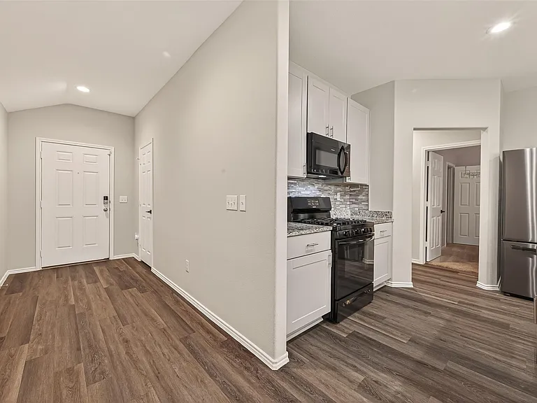 10411 Meadow Saffron Dr — Photo 5