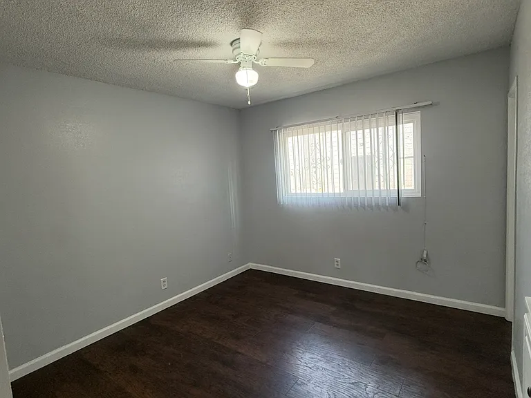 Chanteclaire Apartments — Photo 13