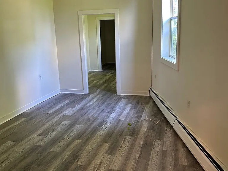 529 Main St — Photo 6