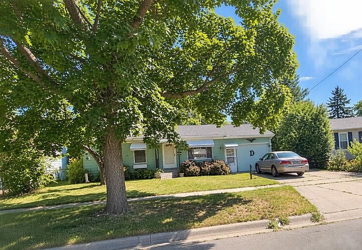 1st image of 535 Hemlock Dr
