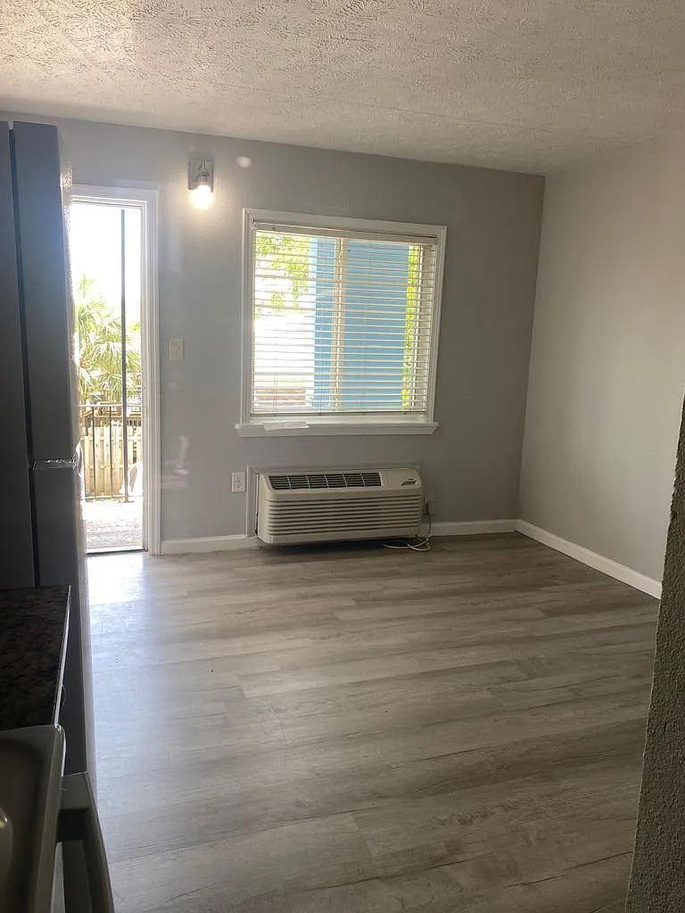 403 14th Avenue South - Apt 107 — Photo 4
