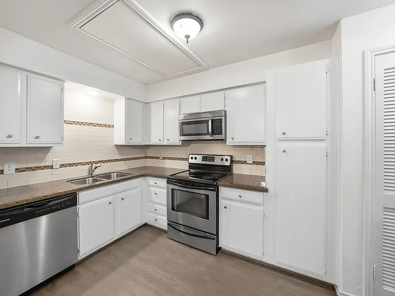 2815 Welborn St #101 — Photo 12