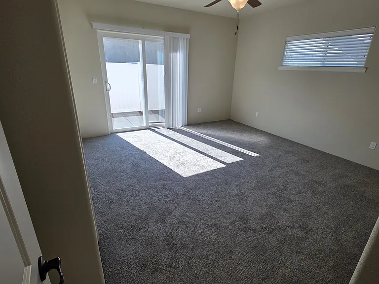 918 SW Blackberry Ln — Photo 11