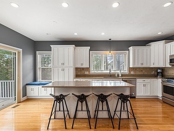 2nd image of 53 Ridge Rd