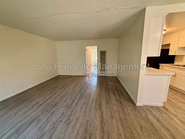 1126 E Doran St — Photo 19