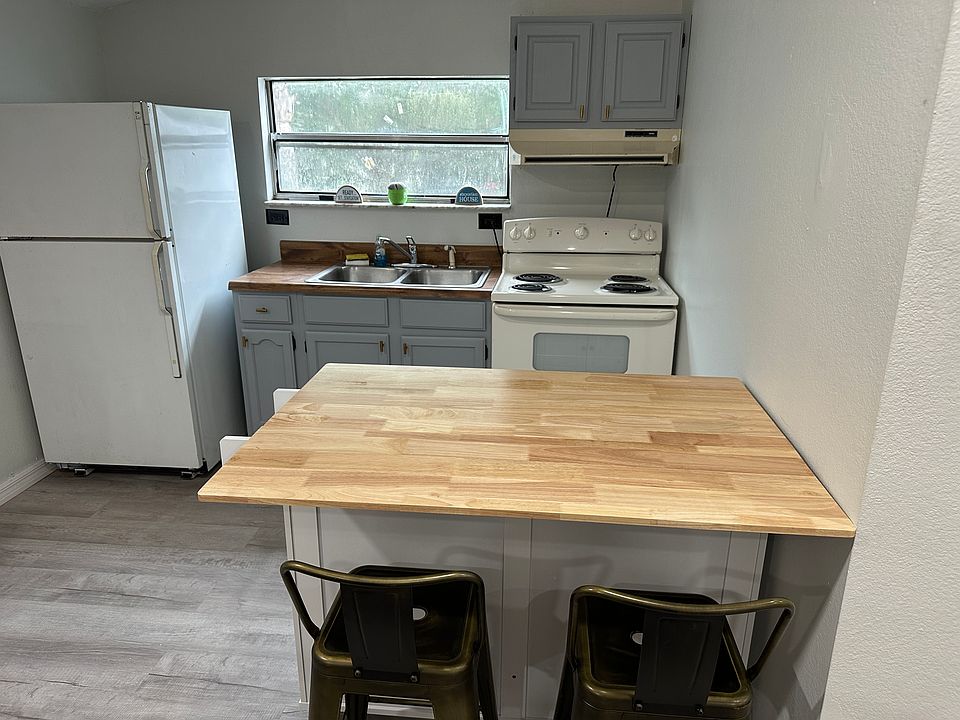1st image of 30124 Magnolia Ave #1